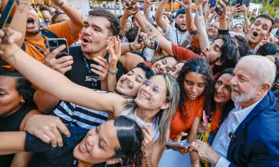 Saúde, Aluguel e Trabalho: A Geração Z Brasileira e o Novo "Socialismo Gen-Z" que Quer Mudança Já
